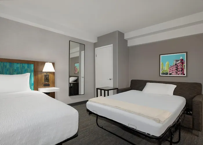 Hampton Inn & Suites By Hilton Toronto Downtown